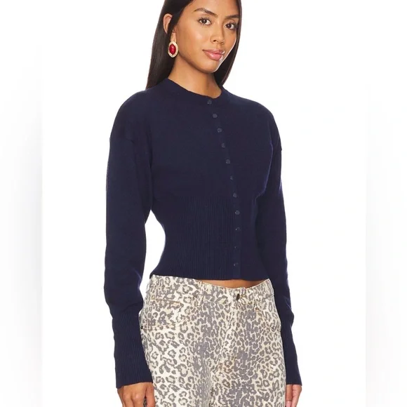 Lioness Sweater - Picture 2 of 3